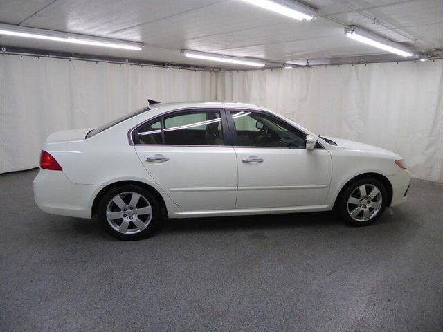 Photo of 2009 Clear White Kia Optima