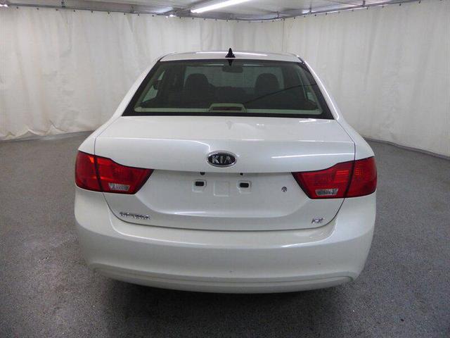 Photo of 2009 Clear White Kia Optima
