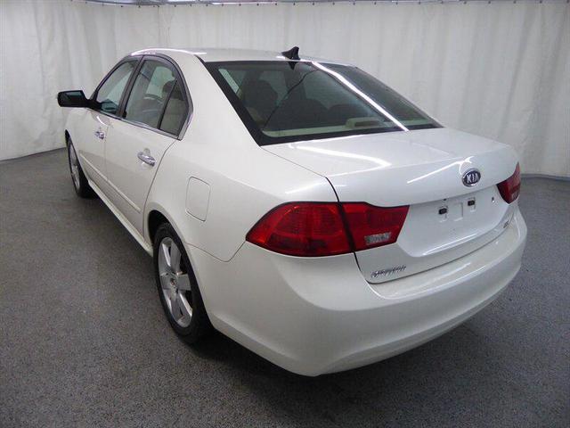 Photo of 2009 Clear White Kia Optima