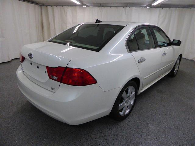 Photo of 2009 Clear White Kia Optima
