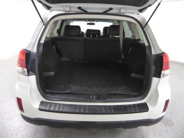 Photo of 2010 Satin White Pearl Subaru Outback