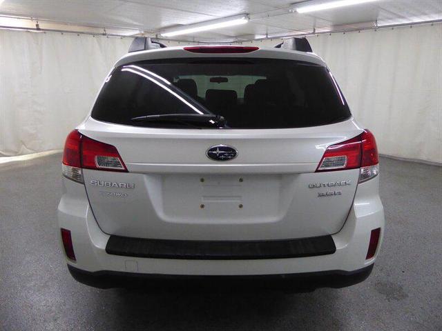 Photo of 2010 Satin White Pearl Subaru Outback