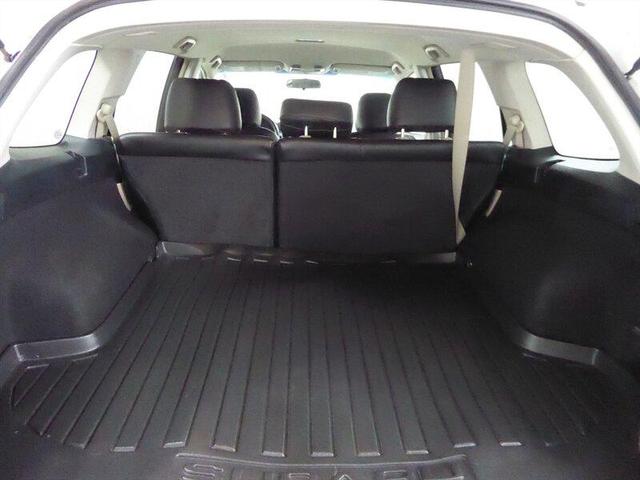 Photo of 2010 Satin White Pearl Subaru Outback