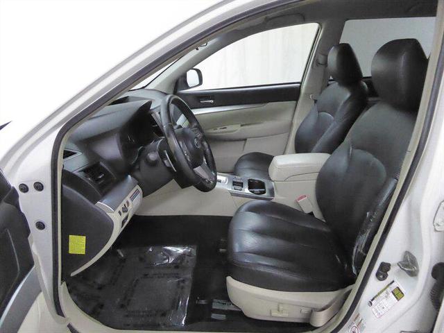 Photo of 2010 Satin White Pearl Subaru Outback