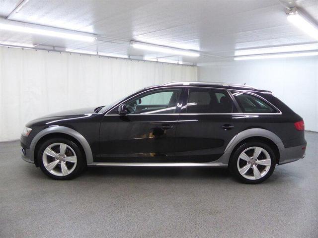 Photo of 2014 Brilliant Black Audi allroad