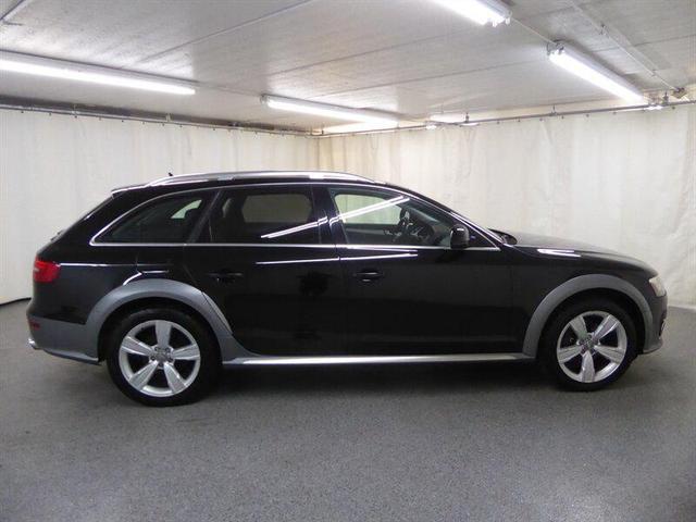 Photo of 2014 Brilliant Black Audi allroad