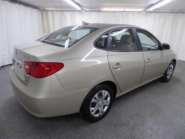 Photo of 2010 Gold Hyundai ELANTRA