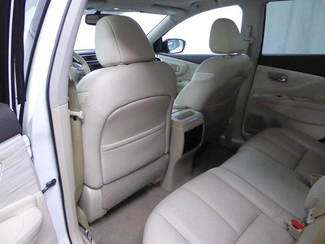 Photo of 2015 Pearl White Nissan Murano