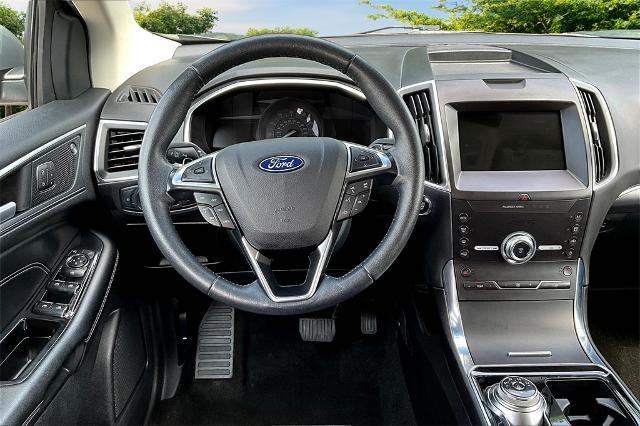 Photo of 2020 ICONIC SILVER Ford Edge