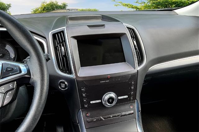 Photo of 2020 ICONIC SILVER Ford Edge