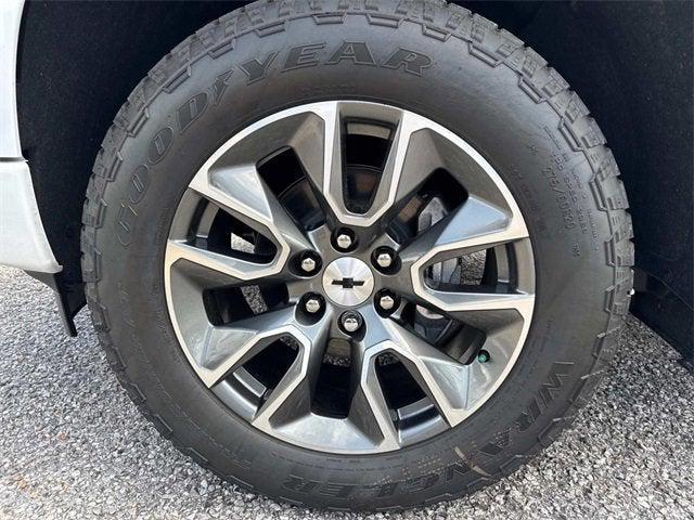 Photo of 2025 Summit White Chevrolet Silverado 1500