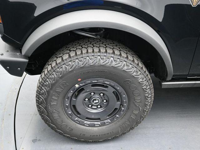 Photo of 2025 Shadow Black Ford Bronco