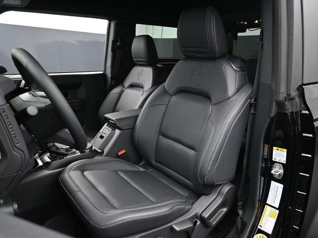 Photo of 2025 Shadow Black Ford Bronco