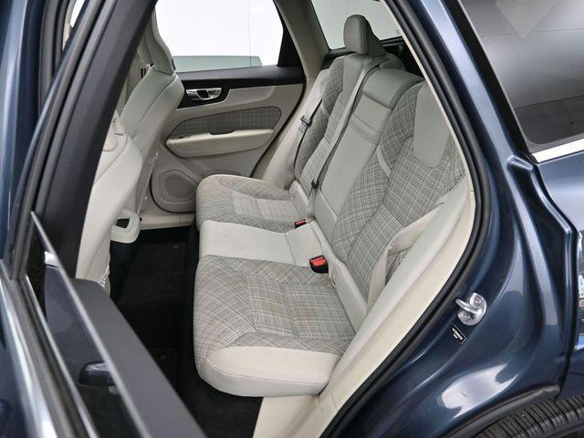 Photo of 2022 Blue Volvo XC60
