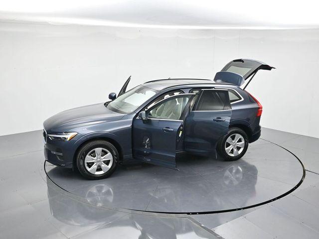 Photo of 2022 Blue Volvo XC60