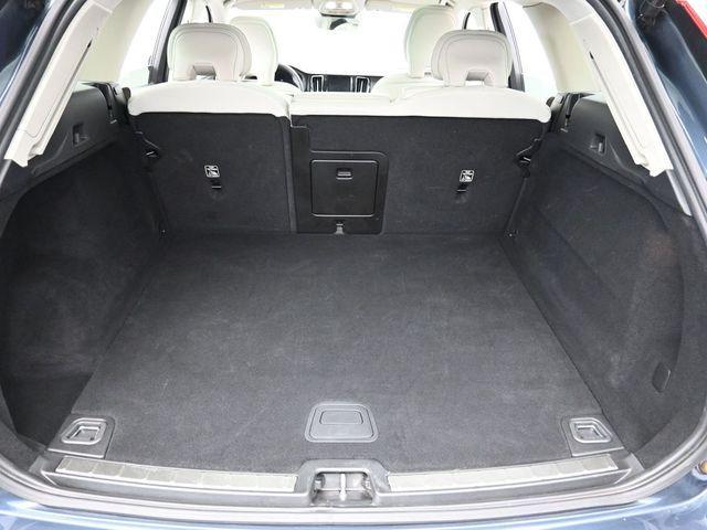 Photo of 2022 Blue Volvo XC60