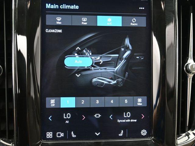 Photo of 2022 Blue Volvo XC60