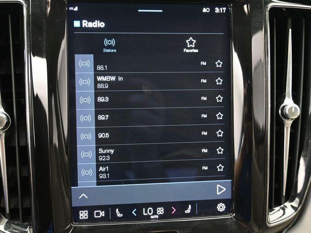 Photo of 2022 Blue Volvo XC60