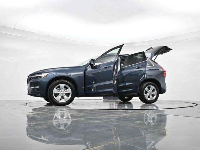 Photo of 2022 Blue Volvo XC60