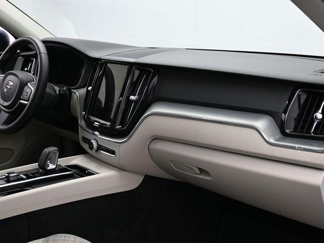 Photo of 2022 Blue Volvo XC60