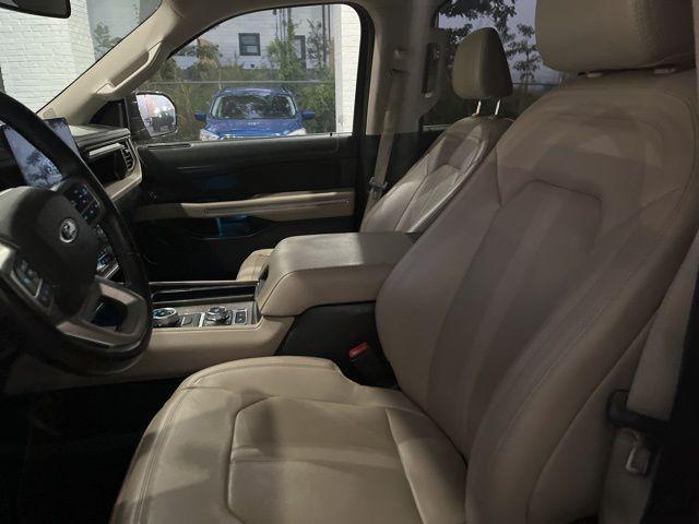 Photo of 2023 Black Metallic Ford Expedition Max