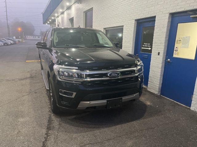Photo of 2023 Black Metallic Ford Expedition Max