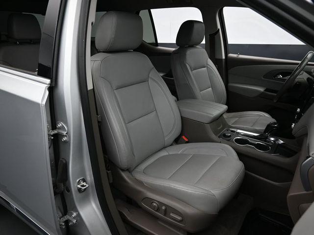 Photo of 2019 Silver Ice Metallic Chevrolet Traverse