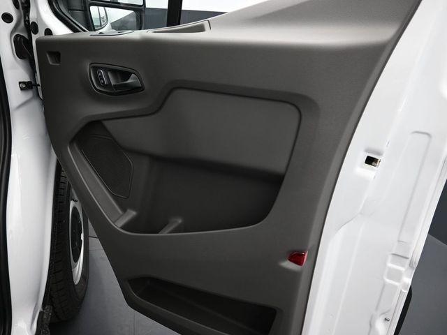 Photo of 2025 Oxford White Ford Transit-150