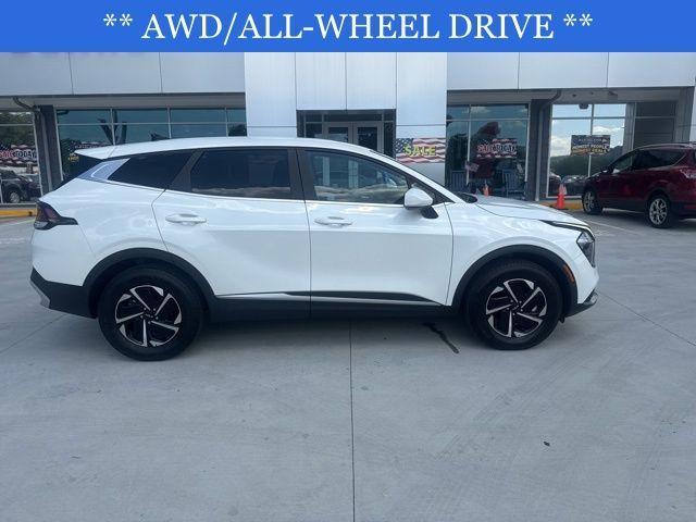 Photo of 2023 Snow White Pearl Kia Sportage Hybrid