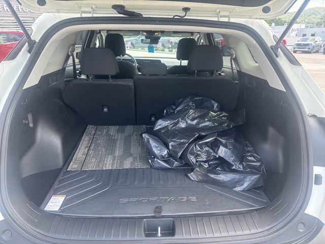 Photo of 2023 Snow White Pearl Kia Sportage Hybrid