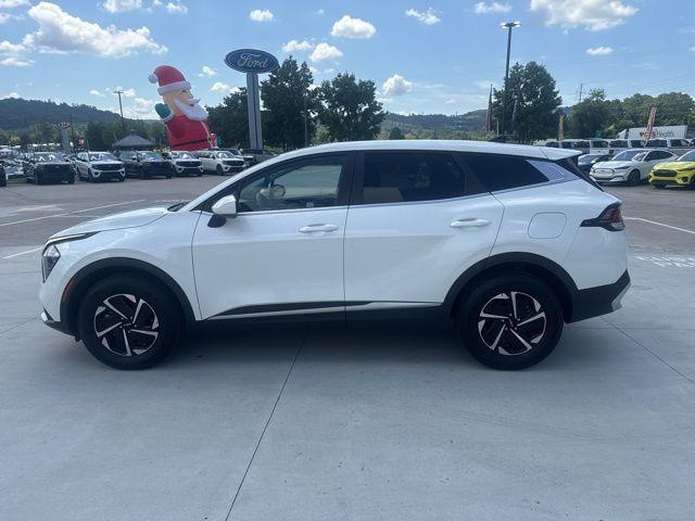 Photo of 2023 Snow White Pearl Kia Sportage Hybrid