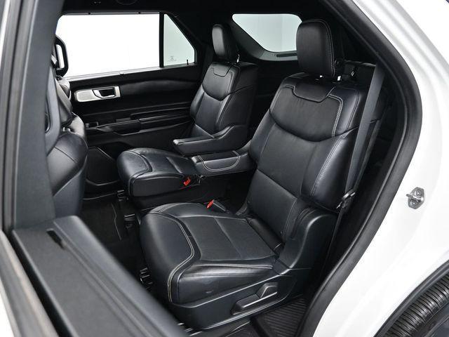 Photo of 2020 White Metallic Ford Explorer