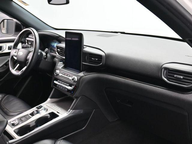 Photo of 2020 White Metallic Ford Explorer