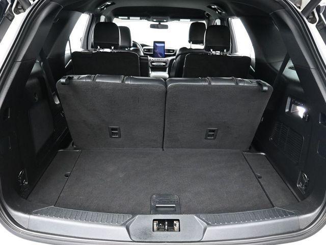 Photo of 2020 White Metallic Ford Explorer
