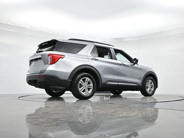 Photo of 2021 Silver Ford Explorer