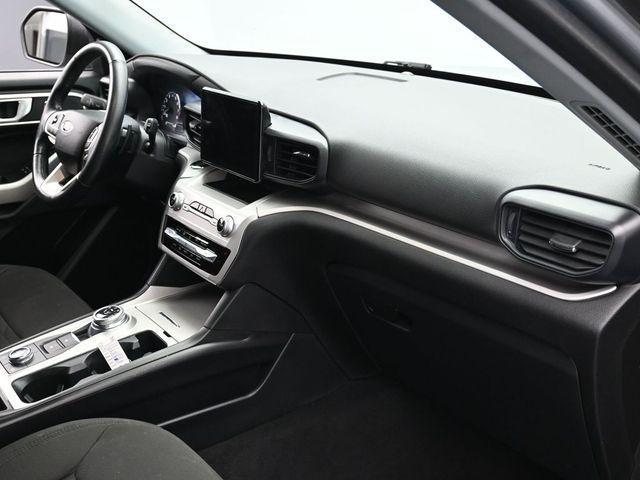 Photo of 2021 Silver Ford Explorer