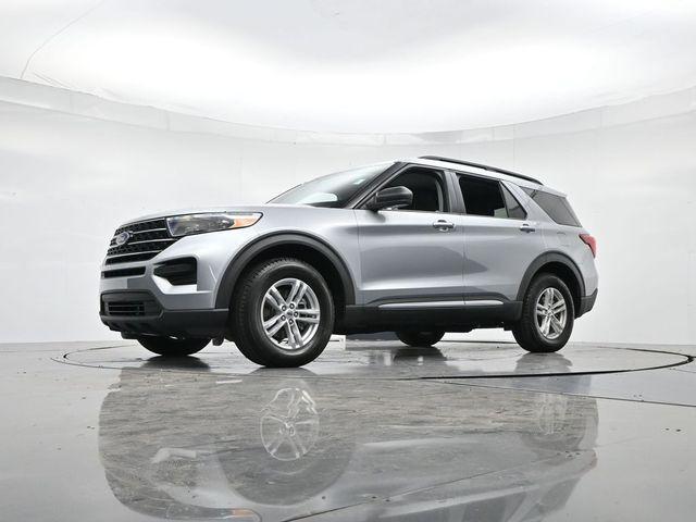 Photo of 2021 Silver Ford Explorer