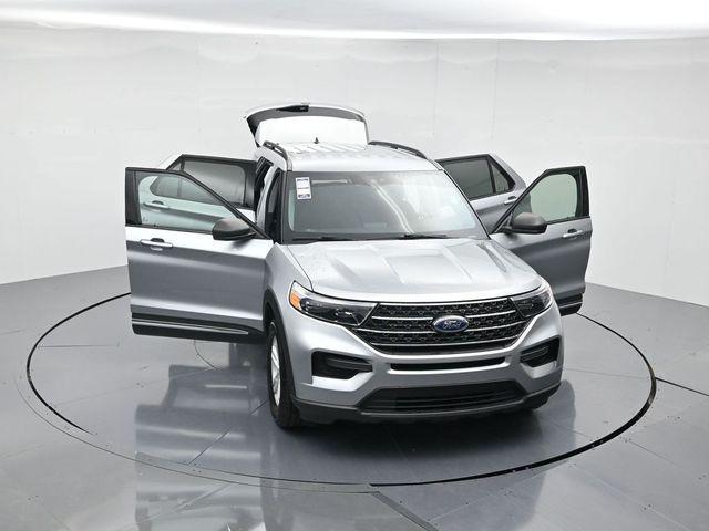 Photo of 2021 Silver Ford Explorer