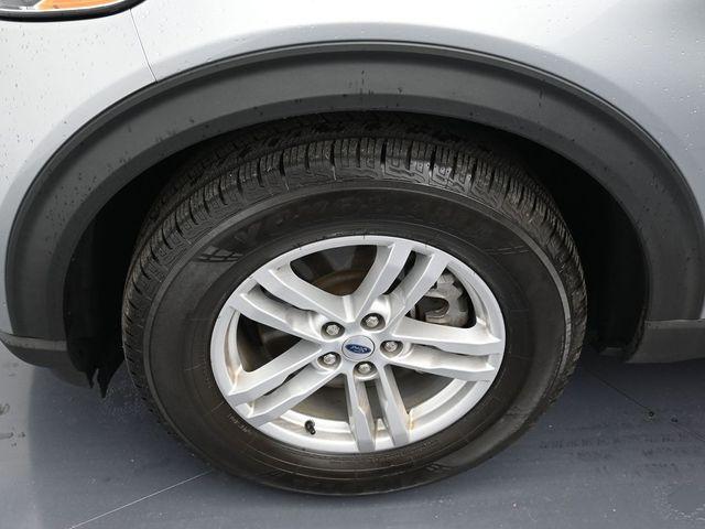 Photo of 2021 Silver Ford Explorer