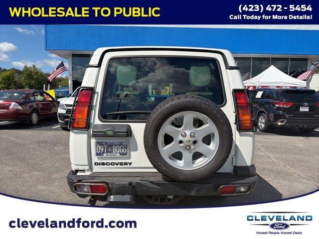 Photo of 2004 White Land Rover Discovery