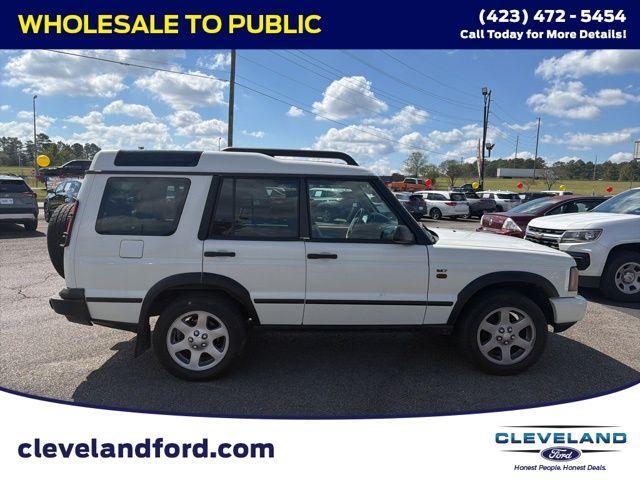 Photo of 2004 White Land Rover Discovery
