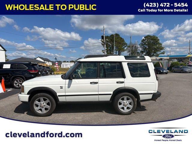 Photo of 2004 White Land Rover Discovery