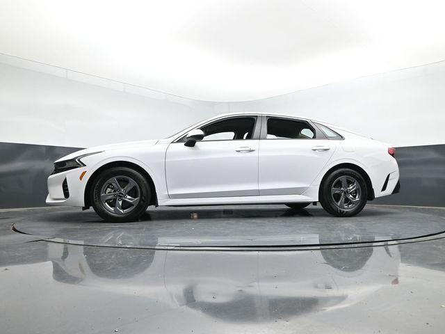 Photo of 2024 Glacial White Pearl Kia K5
