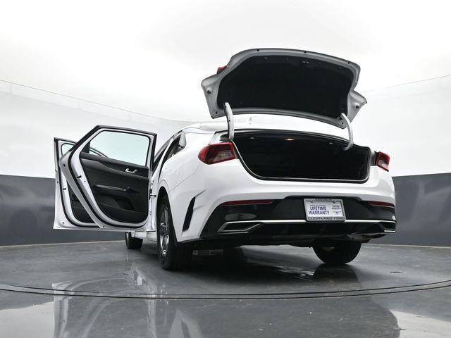 Photo of 2024 Glacial White Pearl Kia K5