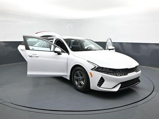 Photo of 2024 Glacial White Pearl Kia K5