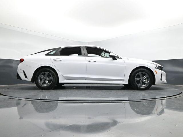Photo of 2024 Glacial White Pearl Kia K5