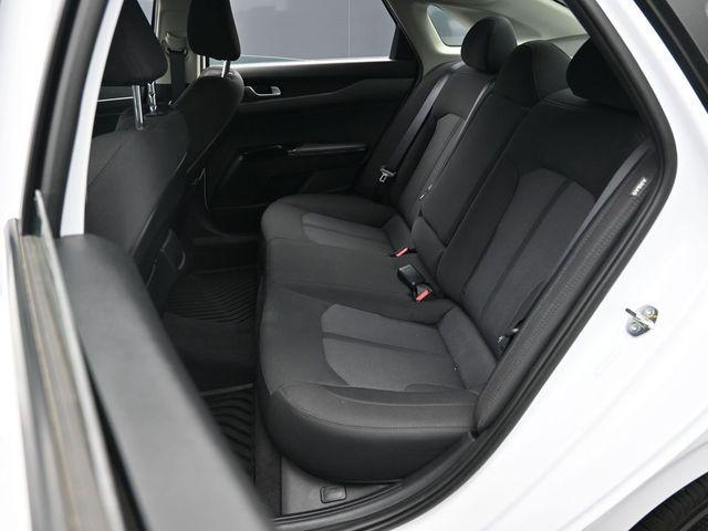 Photo of 2024 Glacial White Pearl Kia K5