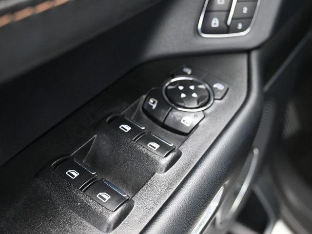 Photo of 2021 White Ford Expedition Max