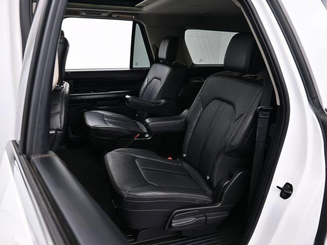 Photo of 2021 White Ford Expedition Max