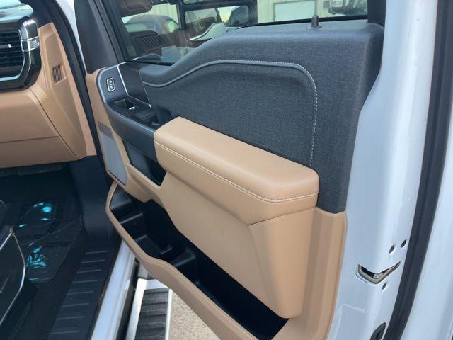 Photo of 2023 Oxford White Ford F-250